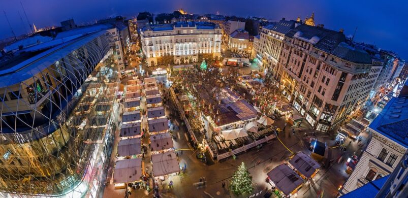 Idén a vásár sem zavar: még mindig eladó egy 560 milliós lakás a Vörösmarty téren!