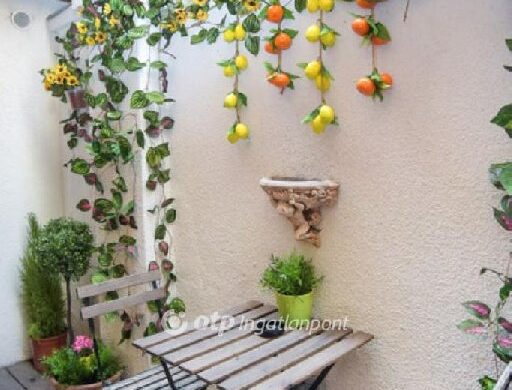 Egy újabb 16 nm-es lakás? Privát teraszos, „trükkös” design otthon!