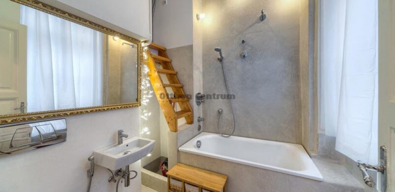 „Párizsi elegancia a Baross utcában!” avagy létrán át a saját szaunánkba? Igen!