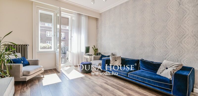 Ritkaság: Madách térre panorámás luxus otthon a piacon!