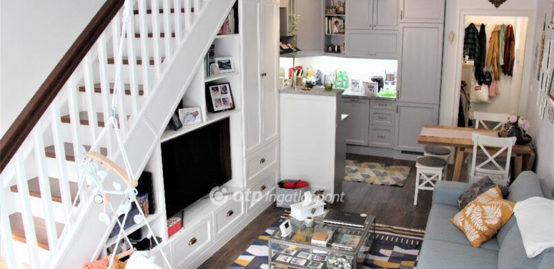 Okos helykihasználás egy nagyobb, de keskenyebb modern lakásban!