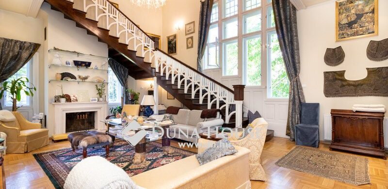 Eladó a Naphegyen egy Baumgartner villa!