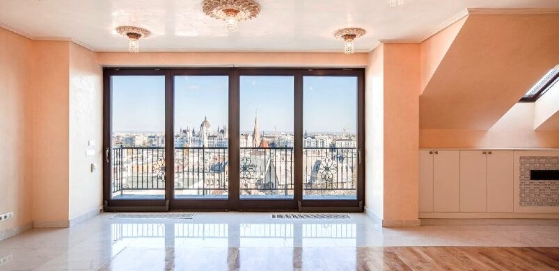 Élet kandalló fényben, kilátással a Parlamentre, a Halászbástya lábánál…