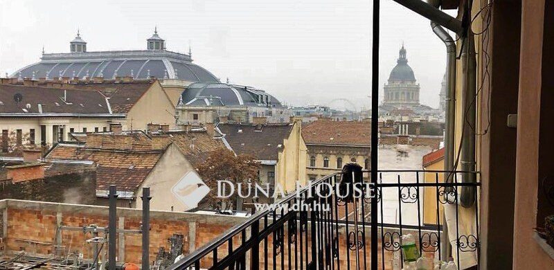 A tökéletes manzárd! Egy falat szépség a Nagymező utcából!