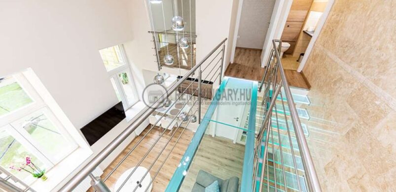 Csodás luxus a Bajcsy-Zsilinszky úton, ami tériszonyosoknak nem ajánlott