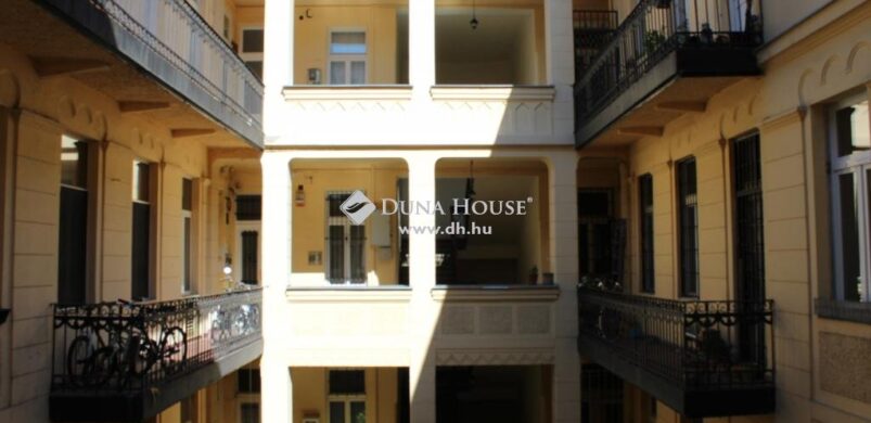 Rökk Szilárd utcai, felújítandó lakás egy Bálint Zoltán tervezte házban