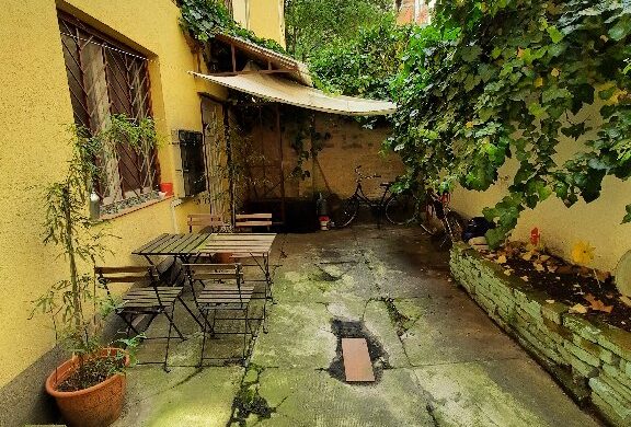 Egy apró kincs a  Fő utcán!