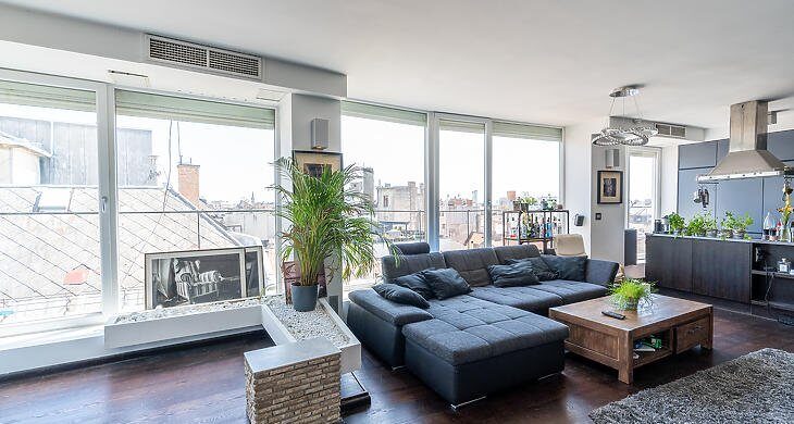 Kilátással az új jogász nemzedékre egy Kecskeméti utcai luxus otthonból!