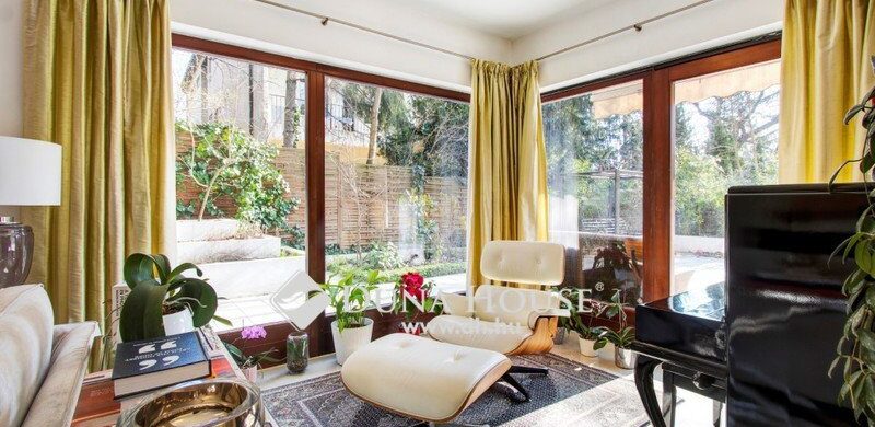 Földszinti luxus a Pasaréti tér felett: azonnal kéne!