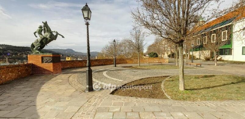 Úri muri: egy 75 nm-es lakás 237 millióért, a Várban