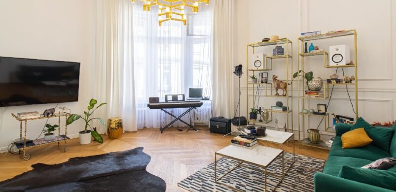 Elegancia a Pilvax közben, 62 nm-en