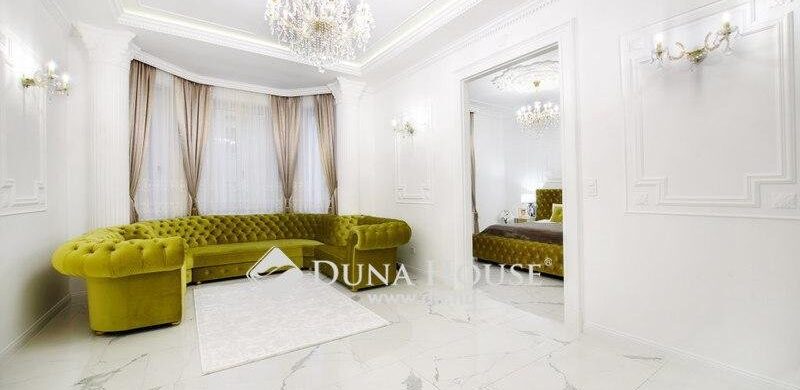 „Elképesztő luxus a Rákóczi térnél”, avagy egy 2001: Űrodüsszeia-t idéző lakás