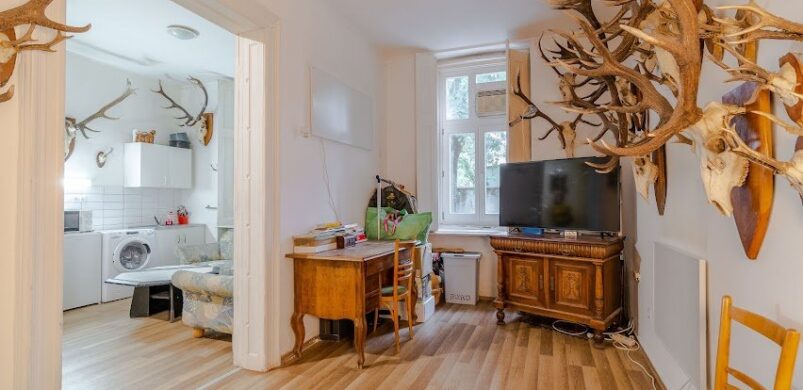 Apró otthon (nem csak) vadászoknak, Szekszárdon eladó!