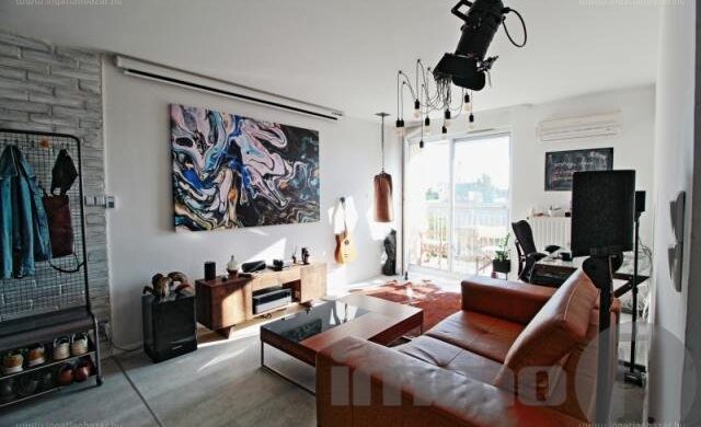 A hét ingatlanhirdetése: „Nézze a tűzijátékot Ciprusról!”