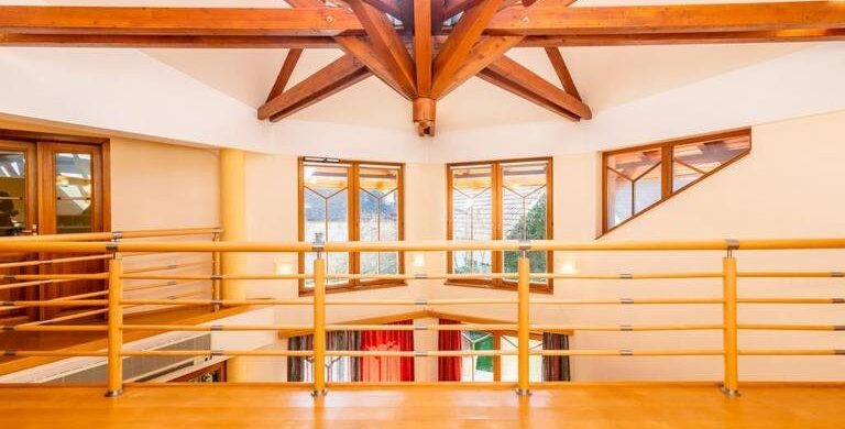 Fényár és lélegzetelállító gerenda-orgia Mosonmagyaróvárról!