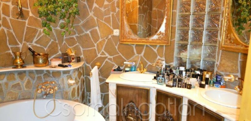 Ha 4 lakásos “házikót” venne Szilen…