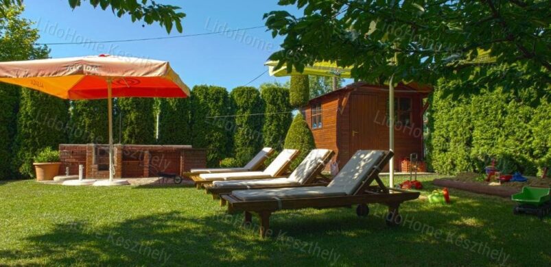 Itt a nyár! Legalábbis ebben a vonyarci nyaralóban biztos!