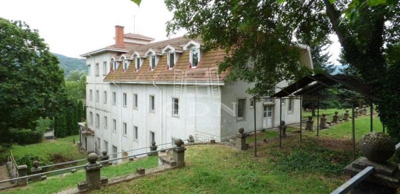 Újabb jubileum: legalább öt éve eladó az egykori pezsgőgyár!