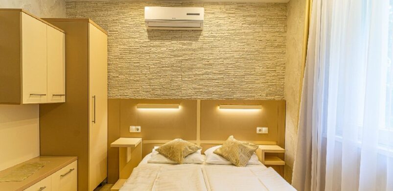 Nyílik az aranyeső, eladó egy aranyosan csillogó, 259 milliós szegedi ház!