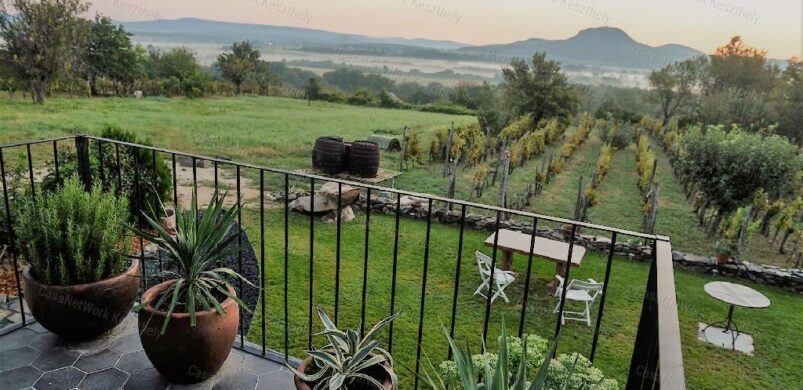 Ennél jobb ház nincs Veszprém megyében: gyöngyszem Kisapátiban!