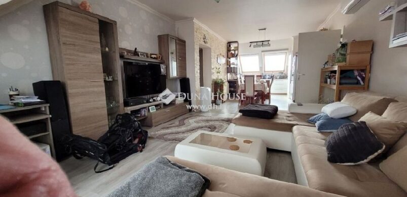 Egy debreceni, barátságos tetőtéri lakás, egy mondatba sűrítve