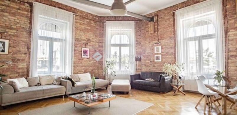 Nyers tégla és nagypolgári életérzés a Bem rakparton