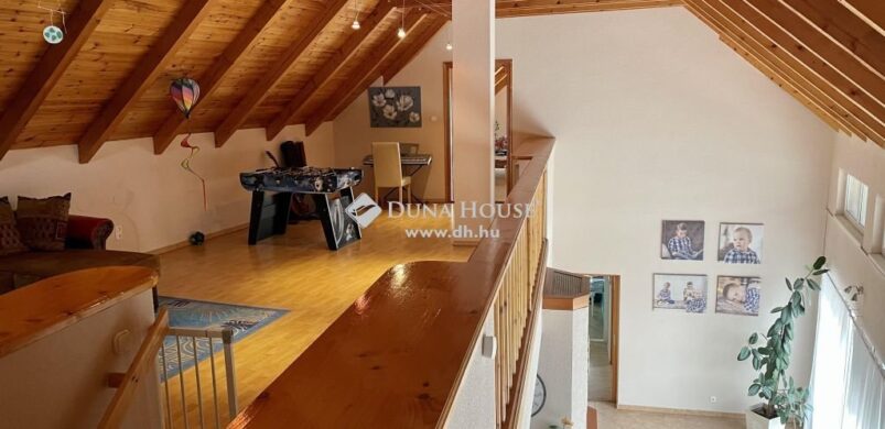 Ha galéria, akkor így kell csinálni! Egy jó példa Lajosmizsén!