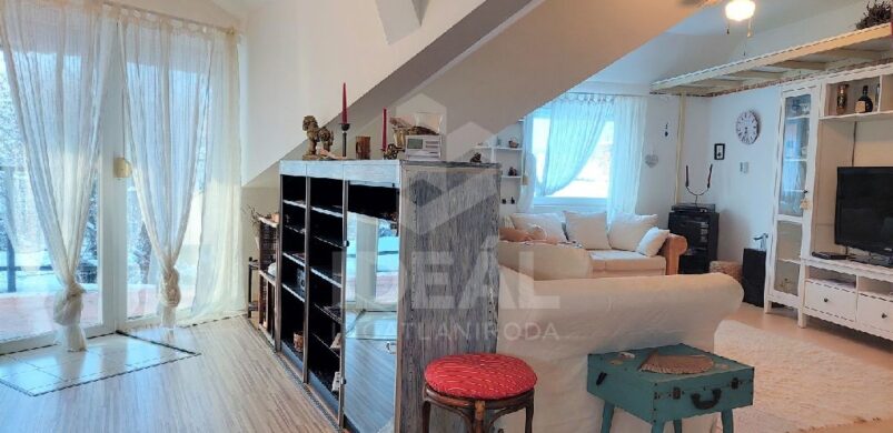 Golyóálló ablak is jár Győrladamér legbarátságosabb tetőtéri lakásához!