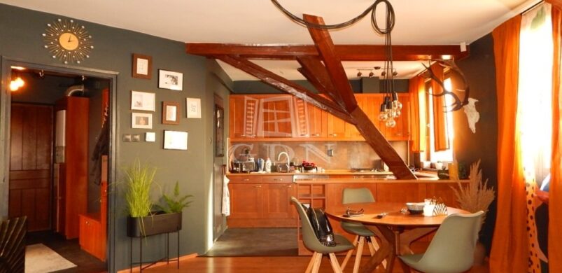 Látszó gerenda-orgia: egy álom lakás Kaposvár belvárosában