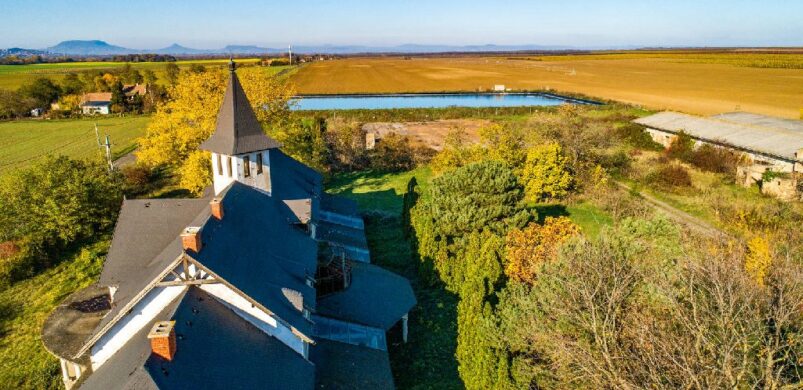 Befejezetlen lengyeltóti kastély társát keresi!