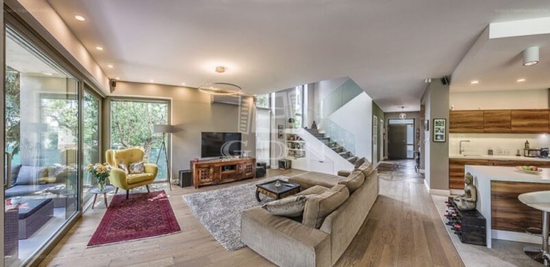 Sasadi félmilliárd, avagy egy elegáns ház képei