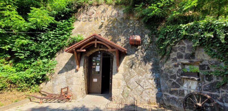 Nem bírja a hőséget? Vegyen pinceborozót magának a Siroki Várnál!