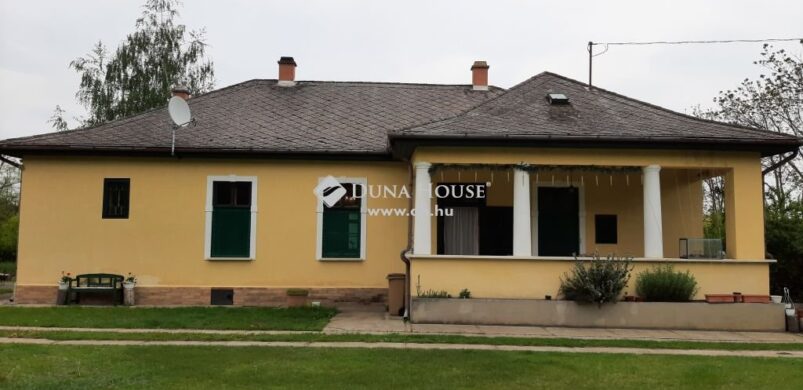 Kúria jellegű tanya Jászszentandráson: jöhet?