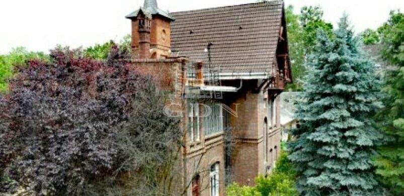 Íme egy „mini kastély” jellegű kúria Kaposvár belvárosában!