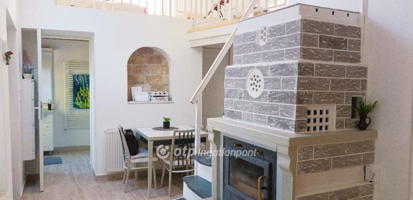 Szerelem-házikó Lesenceistvándon!