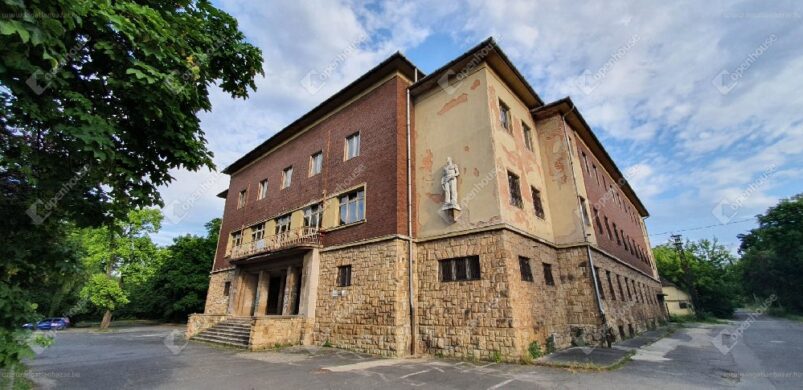 1939-ben épült, meglepően jól kinéző épület keresi szerető tulaját Miskolcon!