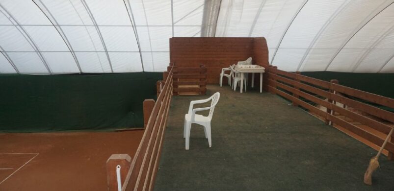 Az ingatlanpiacon minden van! Gyulán eladó dupla teniszpálya is!