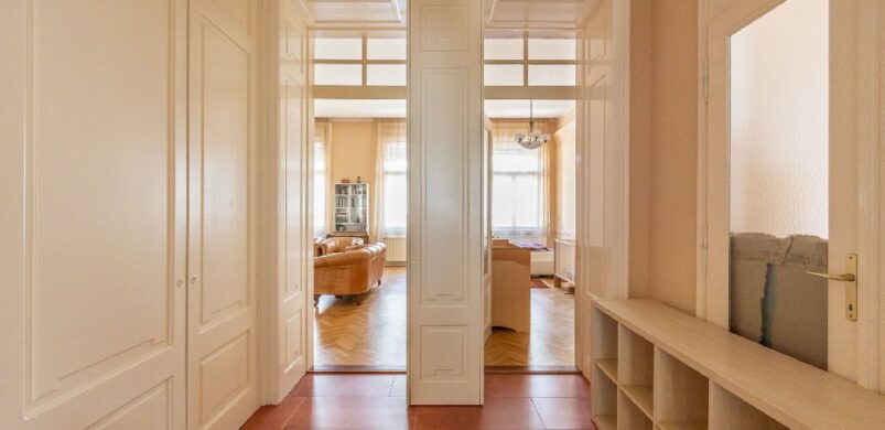 A hét színe: barna. Avagy egy Kárász utca környéki, szegedi lakás!