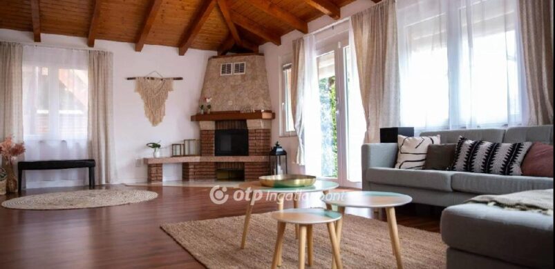 Vendégház csodás kályhával és divatos makraméval eladó!