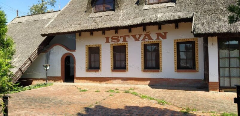Istvánok, előre! Eladó egy önökről elnevezett fogadó!