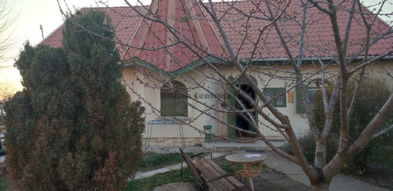 Tornyos-gerendás hétvégi ház Alattyán: kéne!