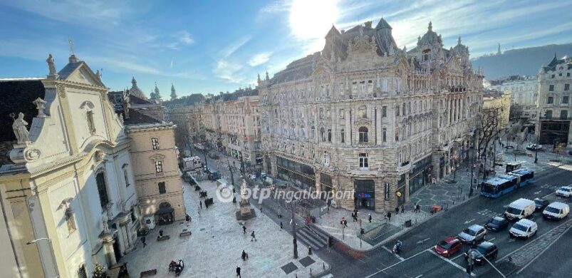 Eladó az utolsó lakás a Csáky-Cziráky palotában, a Ferencieknél!