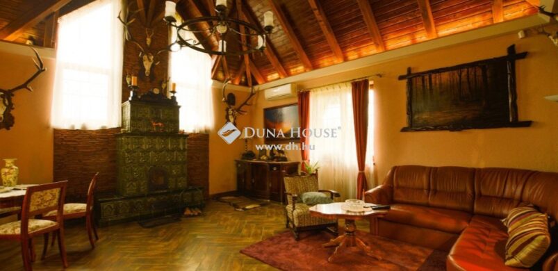 Siófok másképp: kúria, vadászház és lovasbirtok 550 millióért eladó!