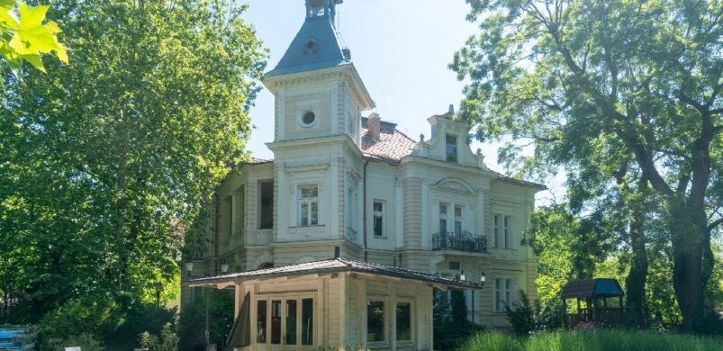 1,19 milliárdért eladó a siófoki Jókai Villa Hotel!