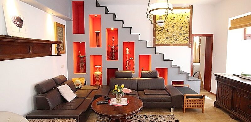 Egy isteni példa a lépcső alatti holttér kihasználásra, Szombathelyről!