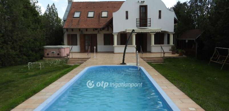 Vízparti kúria, avagy egy 444 nm-es csongrádi udvarház!