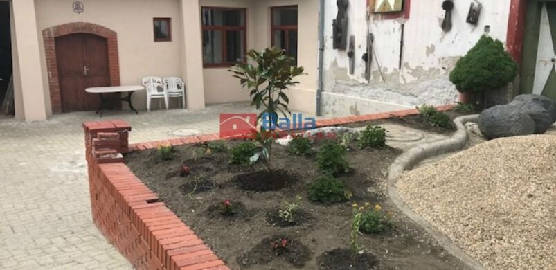 Családi ház, üzlet, magtár? Ez a fertőszentmiklósi ingatlan mindent tud!