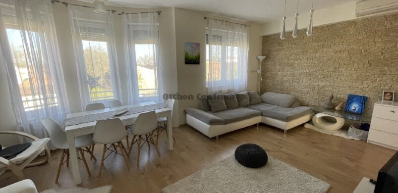 Egy házzal felérő lakás Debrecen belvárosában!