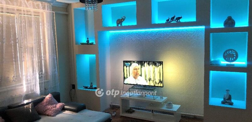 Sorház Ebesen szoláriummal és tenger alatti hangulatvilágítással együtt eladó!