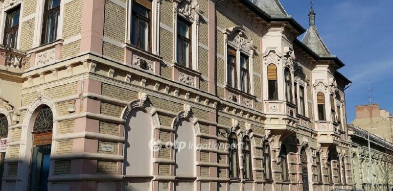 Bagóért eladó egy csodás épület a szolnoki Kossuth Lajos utcában!